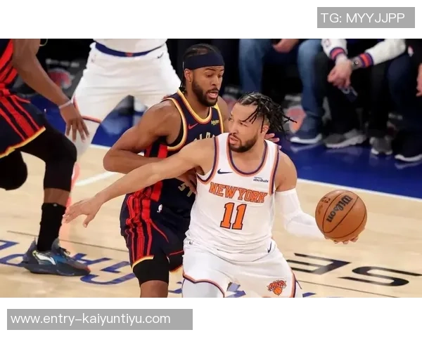 勇士与尼克斯激战正酣赛场精彩瞬间回顾与分析